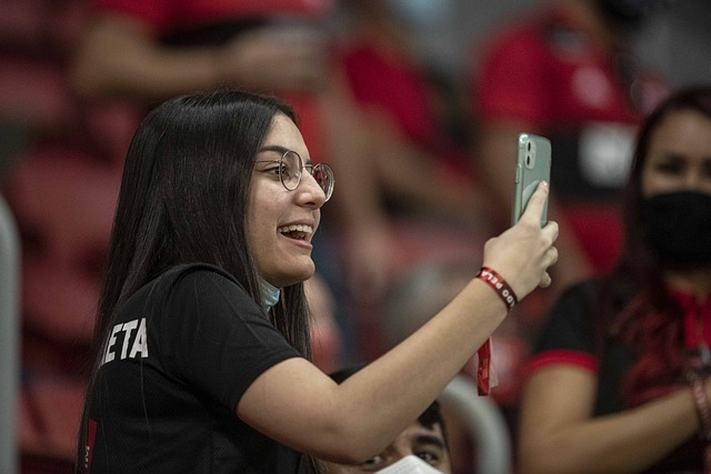 中多次凭借 中多次凭借